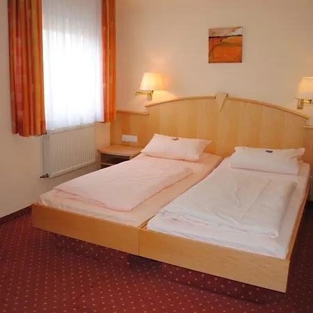 Landgasthof Niebler 3* Adelsdorf